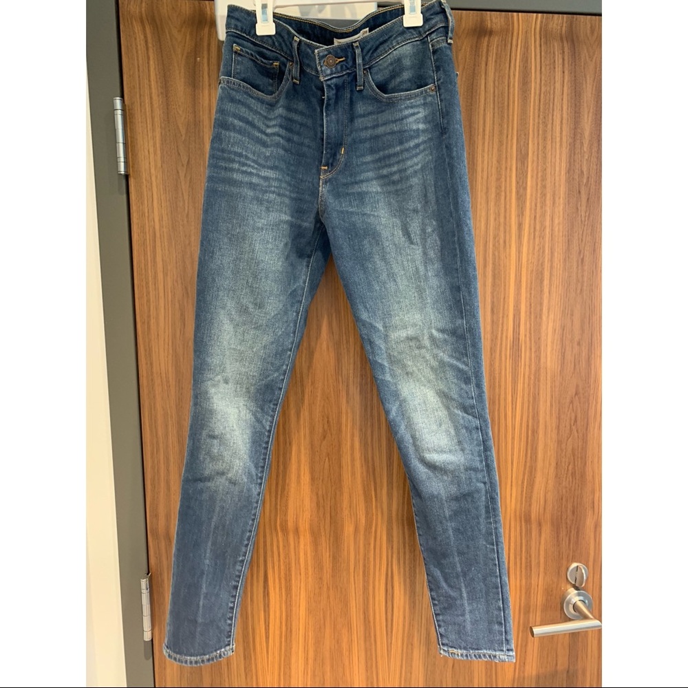Levi’s 721 high rise skinny jeans
